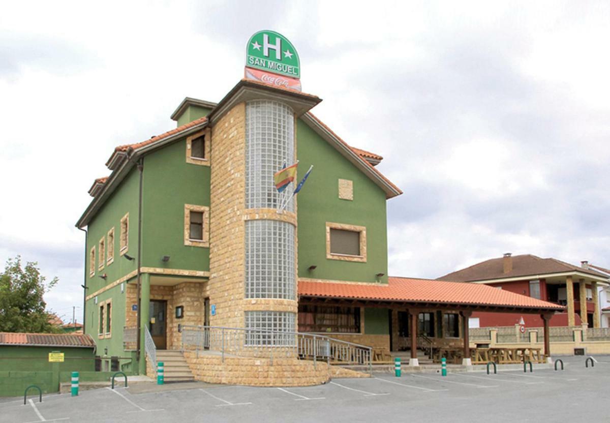 Hotel San Miguel De La Barreda à Siero Extérieur photo
